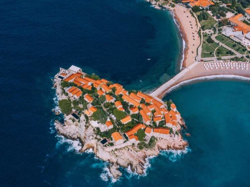 Aman Sveti Stefan, un ancien village de pêcheurs métamorphosé en un haut lieu de villégiature